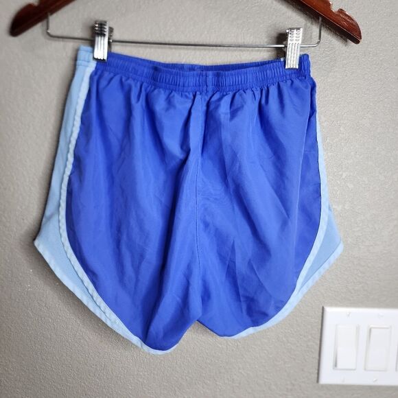 Nike Womens Dri-fit Shorts - Picture 2 of 3